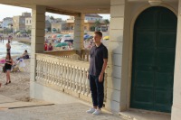 Люди специально приезжают к этому дому не набережной Рагузы, чтобы сфотографироваться на фоне дома, который фигурирует в каждой серии культового итальянского сериала "Комиссар Монтальбано".